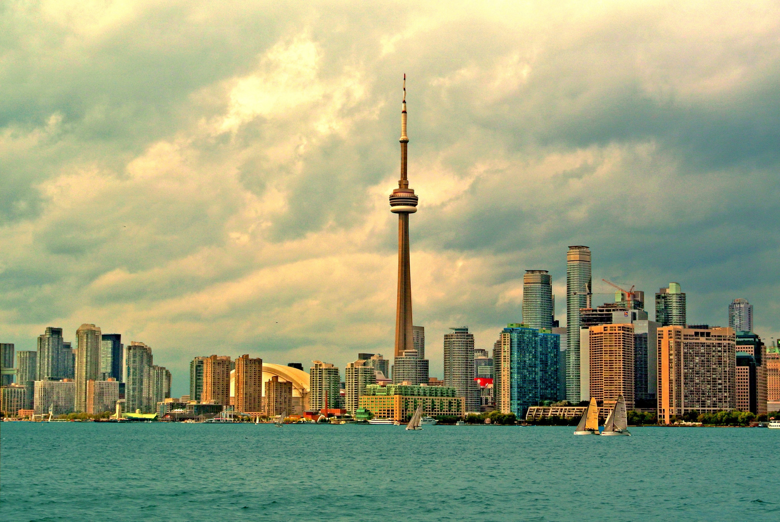 The Toronto skyline along Lake Ontario
